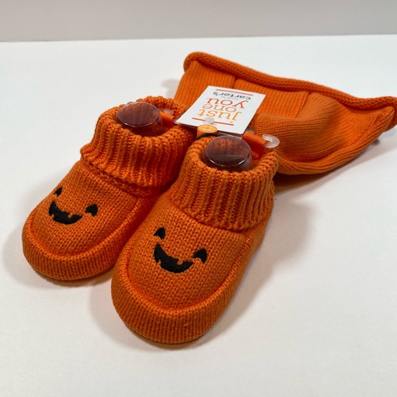 New Orange Baby Pumpkin Hat and Bootie Set - Picture 2 of 6